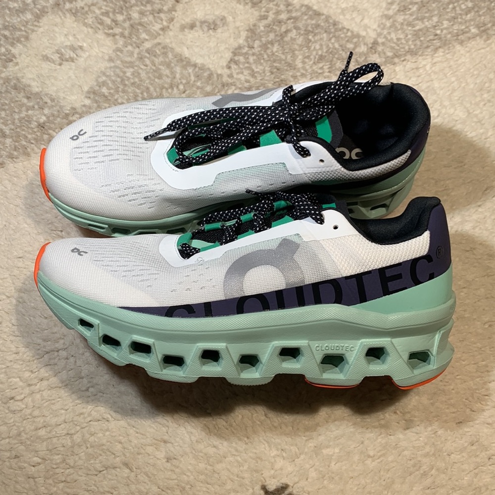 On Cloudmonster Shoes - Picture 3 of 8
